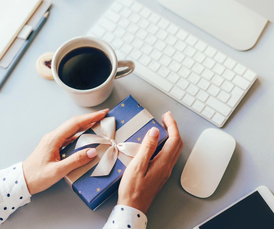Faire des cadeaux d'affaires : un geste utile avec quelques limites